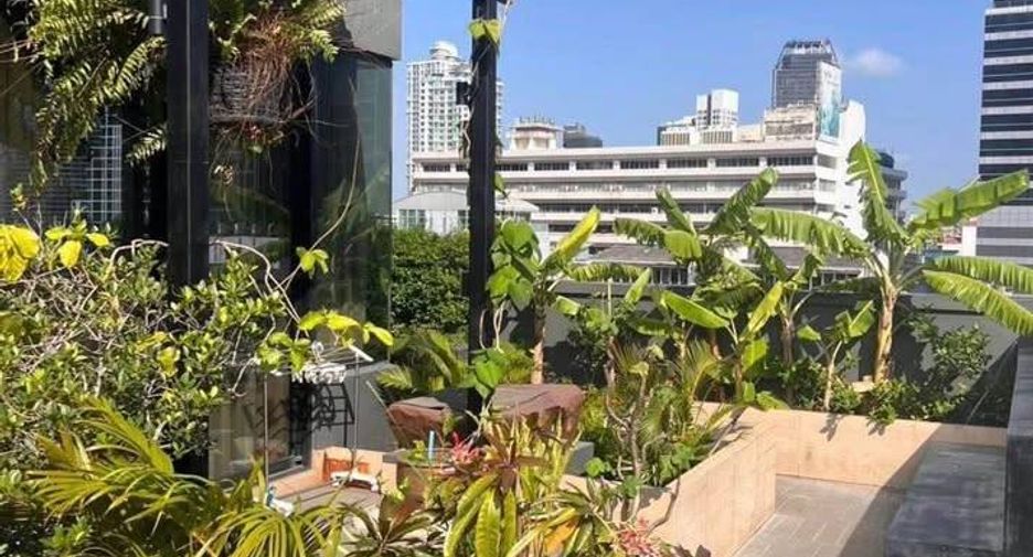 For rent 2 bedrooms condo in Bang Rak, Bangkok