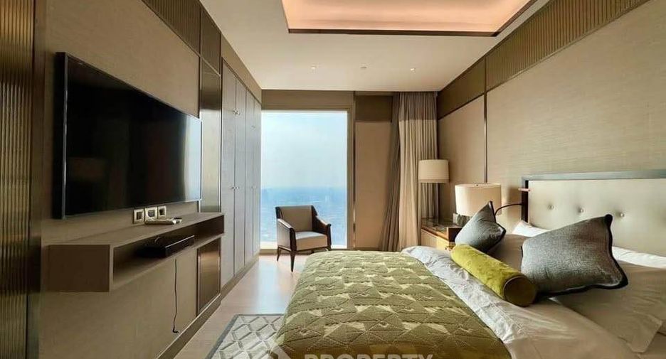 For rent 3 bedrooms condo in Khlong San, Bangkok