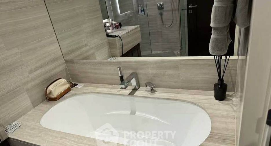 Condo en alquiler de 2 habitaciones en Khlong Toei, Bangkok