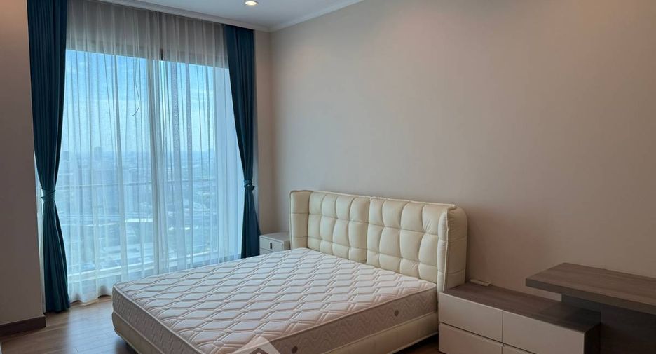 Wohnung zur Miete mit 3 Zimmer in Watthana, Bangkok