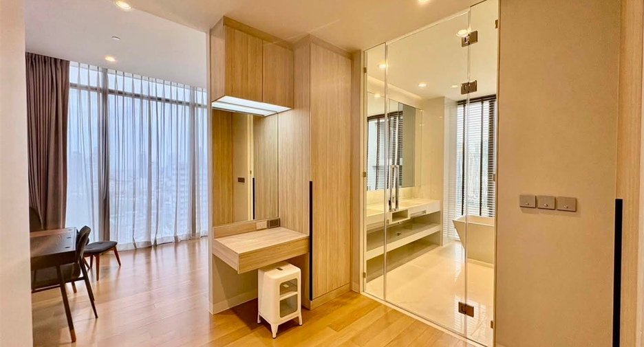 For rent 2 bedrooms condo in Khlong Toei, Bangkok