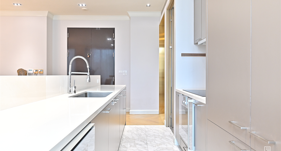 For sale 3 bedrooms condo in Sathon, Bangkok