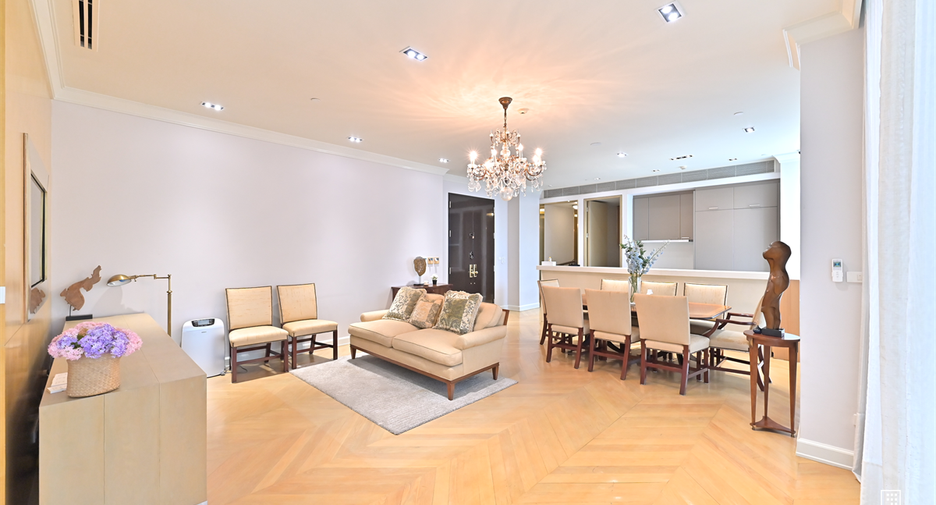 For sale 3 bedrooms condo in Sathon, Bangkok