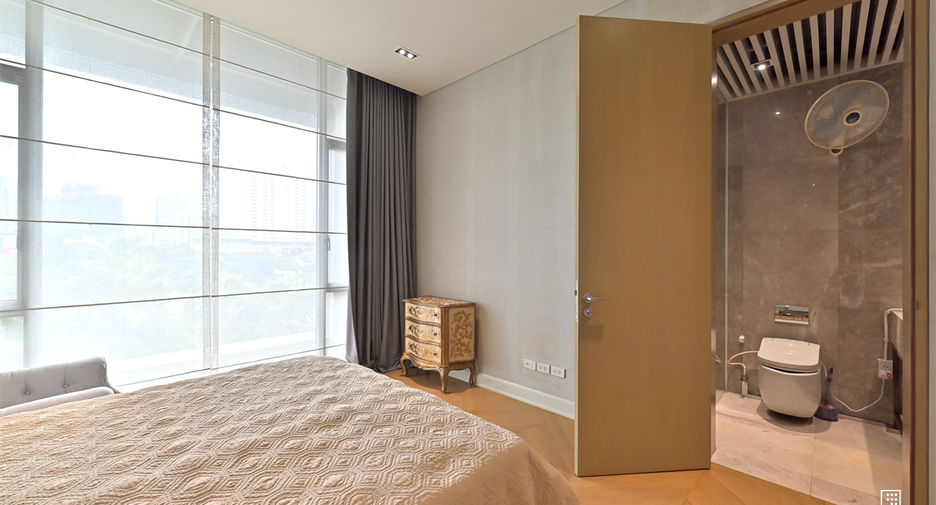 For sale 3 bedrooms condo in Sathon, Bangkok