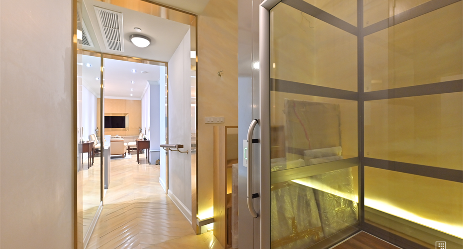 For sale 3 bedrooms condo in Sathon, Bangkok