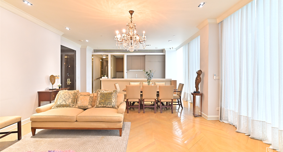 For sale 3 bedrooms condo in Sathon, Bangkok