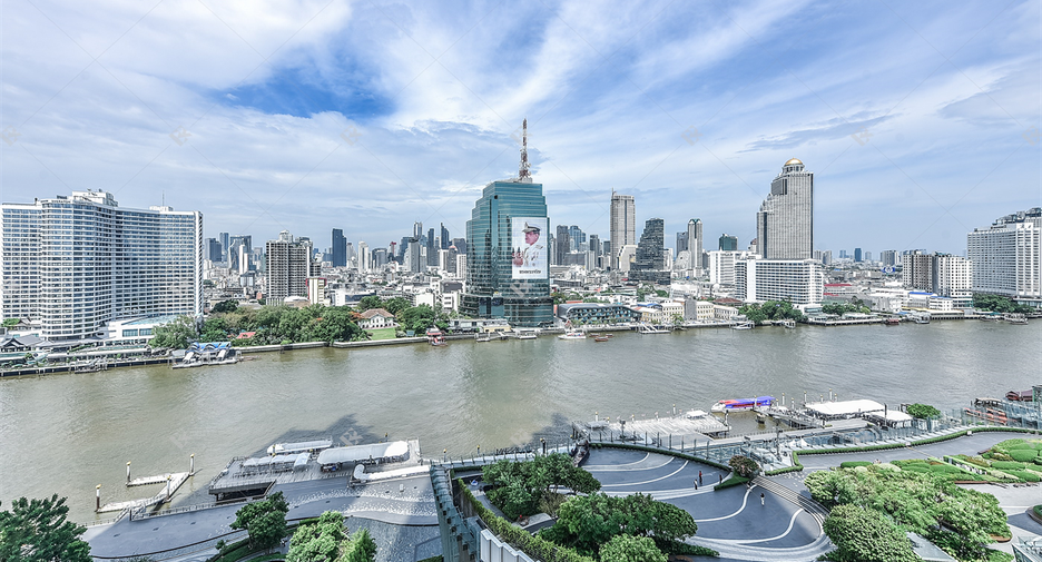 For rent 3 bedrooms condo in Khlong San, Bangkok