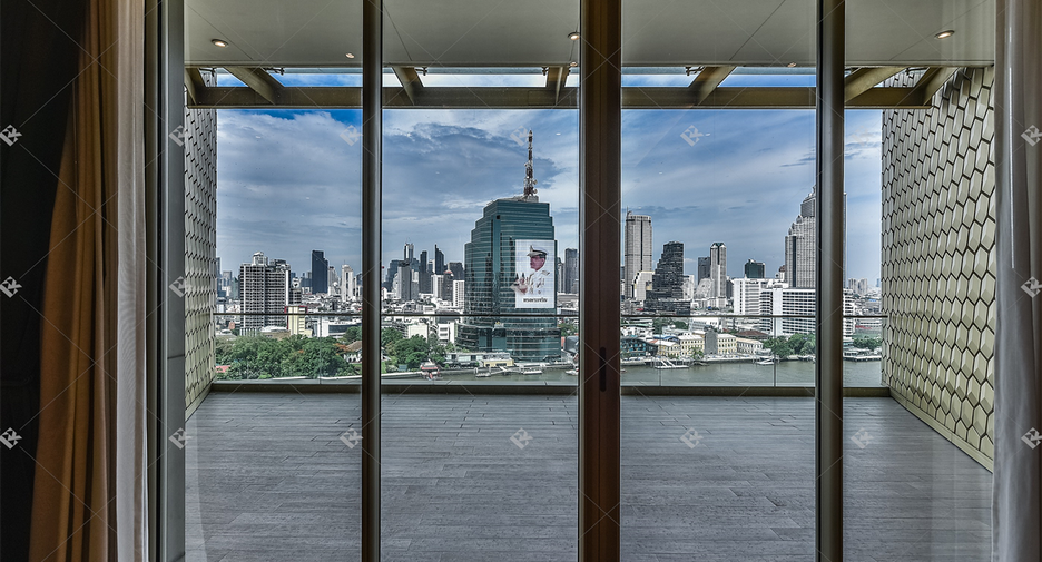 For rent 3 bedrooms condo in Khlong San, Bangkok