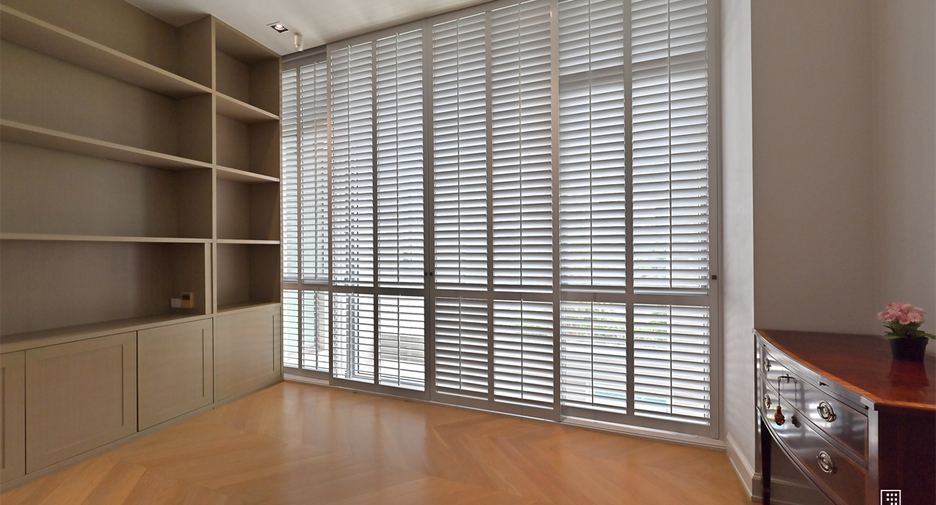 For rent 3 bedrooms condo in Sathon, Bangkok