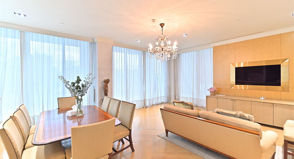 For rent 3 bedrooms condo in Sathon, Bangkok