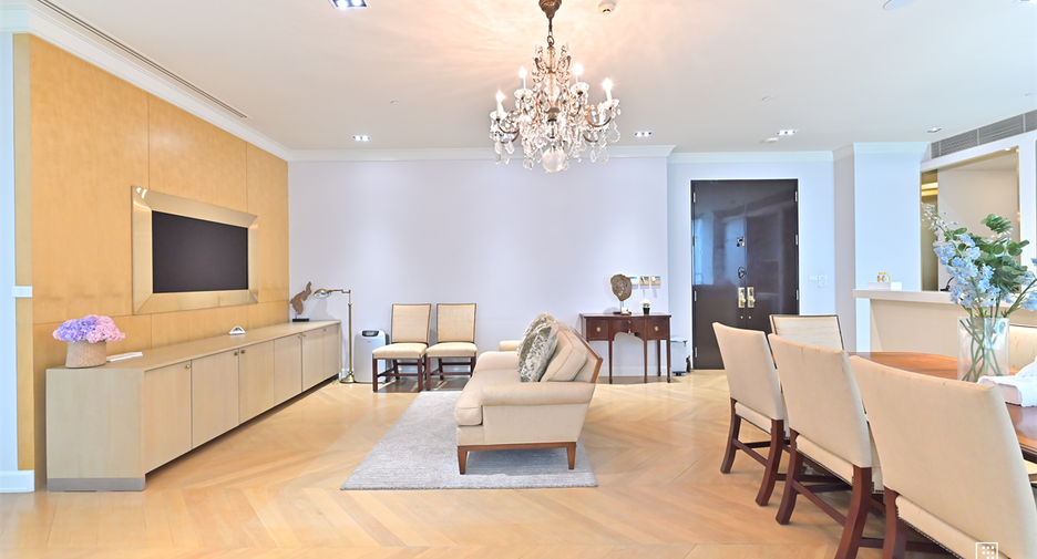 For rent 3 bedrooms condo in Sathon, Bangkok