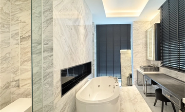 For rent 3 bedrooms condo in Khlong San, Bangkok