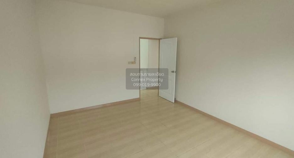 Casa adosada en venta de 3 habitaciones en Bang Khun Thian, Bangkok