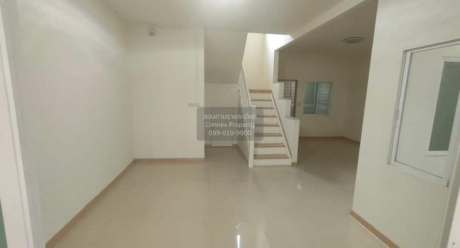 Casa adosada en venta de 3 habitaciones en Bang Khun Thian, Bangkok
