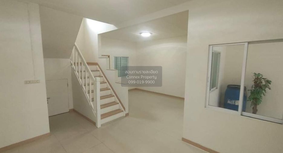 Casa adosada en venta de 3 habitaciones en Bang Khun Thian, Bangkok