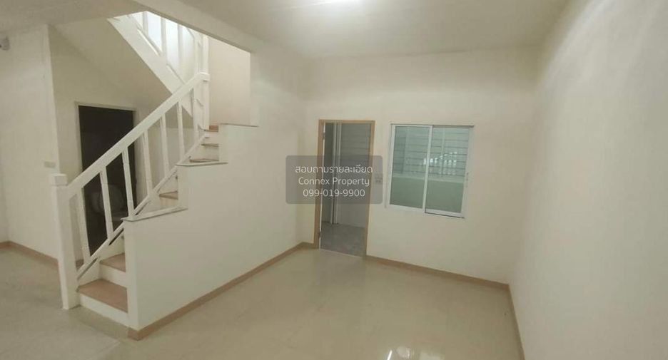 Casa adosada en venta de 3 habitaciones en Bang Khun Thian, Bangkok