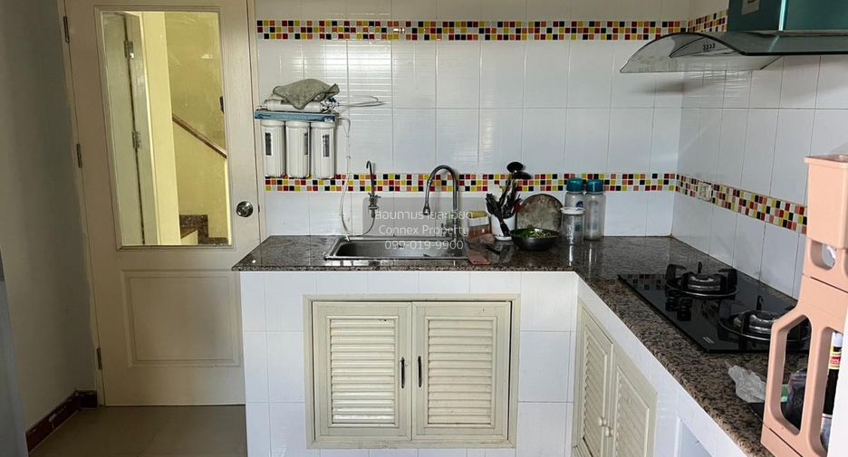 For sale 4 bedrooms townhouse in Sai Noi, Nonthaburi