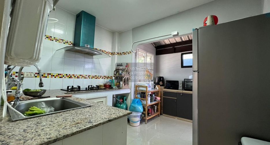 For sale 4 bedrooms townhouse in Sai Noi, Nonthaburi