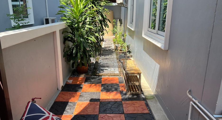 For sale 4 bedrooms townhouse in Sai Noi, Nonthaburi