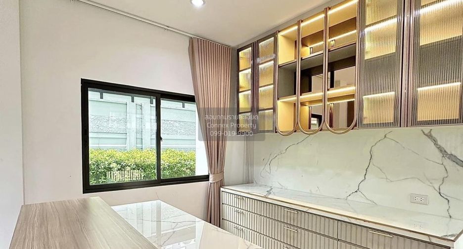 出售 3 卧室 联排别墅 在 Khlong Luang, Pathum Thani