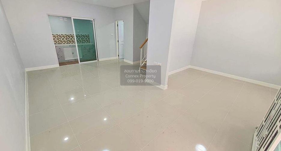 Reihenhaus zum Kauf mit 3 Zimmer in Sai Noi, Nonthaburi