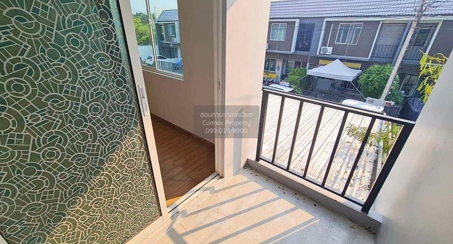 Reihenhaus zum Kauf mit 3 Zimmer in Sai Noi, Nonthaburi