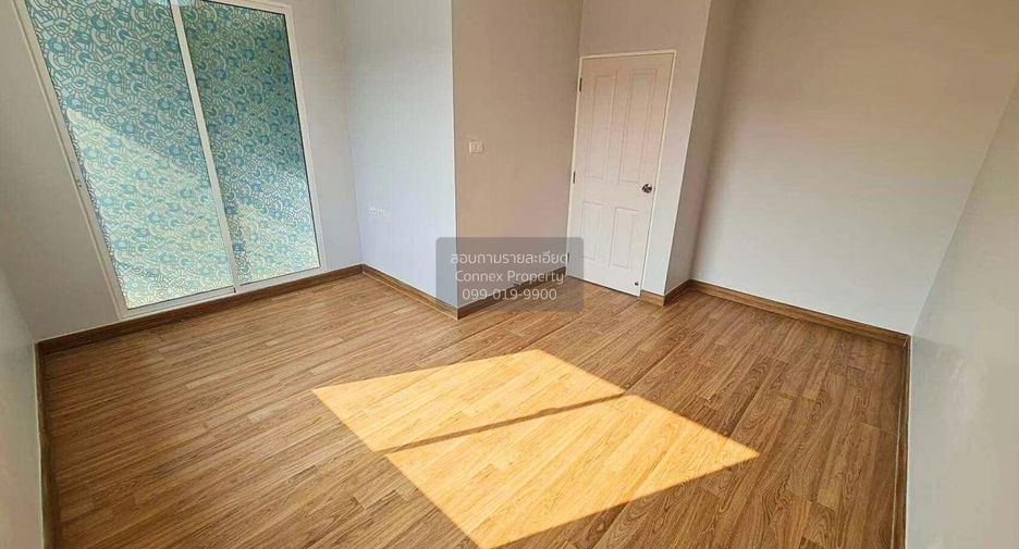 Reihenhaus zum Kauf mit 3 Zimmer in Sai Noi, Nonthaburi