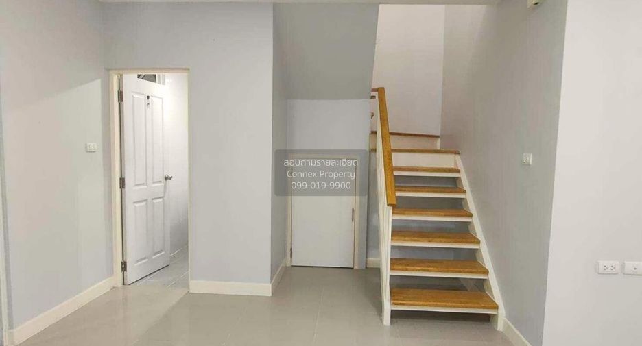 Reihenhaus zum Kauf mit 3 Zimmer in Sai Noi, Nonthaburi