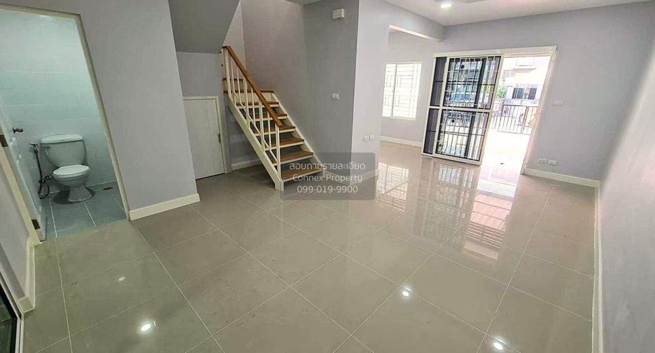 Reihenhaus zum Kauf mit 3 Zimmer in Sai Noi, Nonthaburi