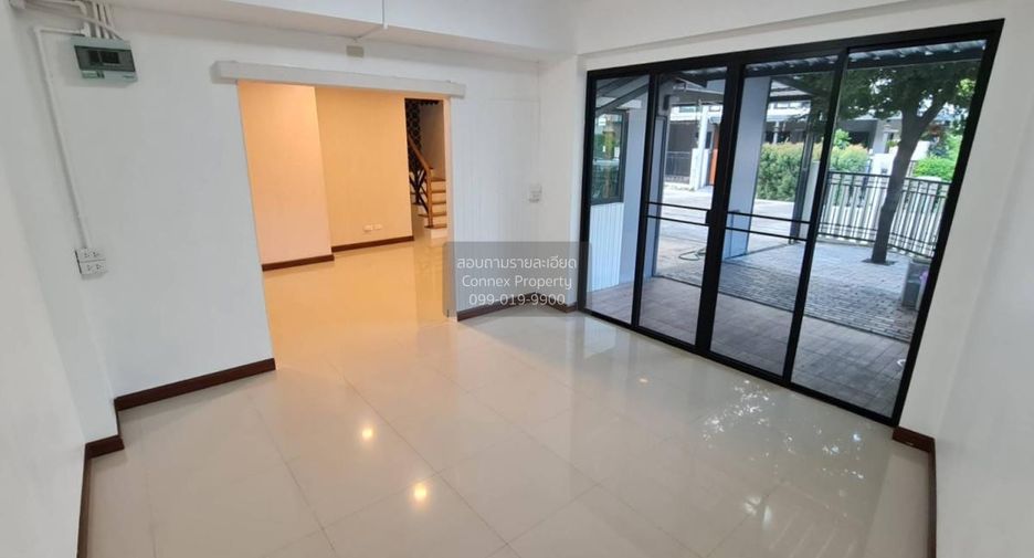 Casa adosada en venta de 3 habitaciones en Mueang Nonthaburi, Nonthaburi