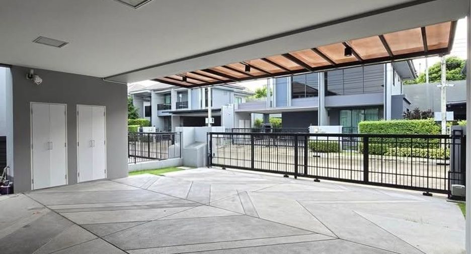 ให้เช่า 3 ห้องนอน บ้านเดี่ยว ใน บางกะปิ, กรุงเทพฯ