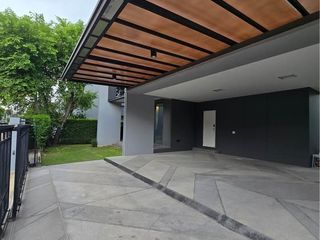 ให้เช่า 3 ห้องนอน บ้านเดี่ยว ใน บางกะปิ, กรุงเทพฯ