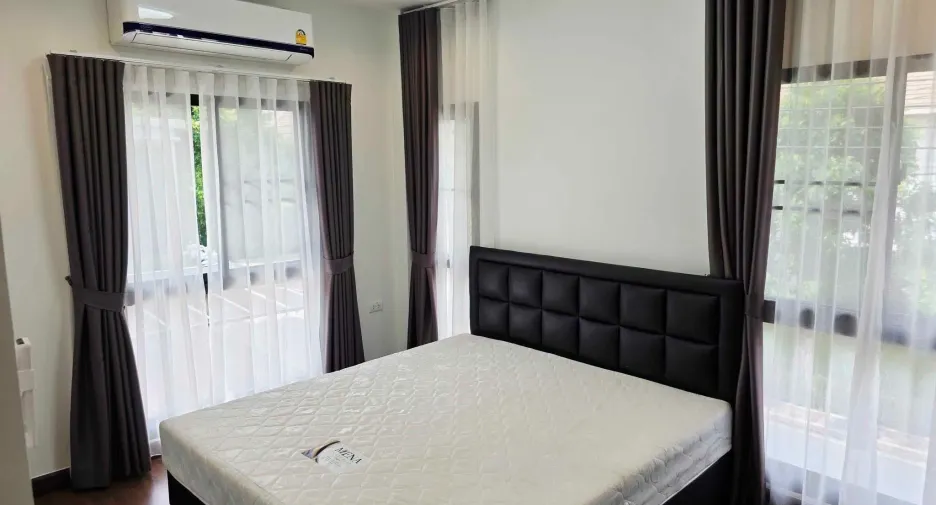 Casa en alquiler de 5 habitaciones en Prawet, Bangkok
