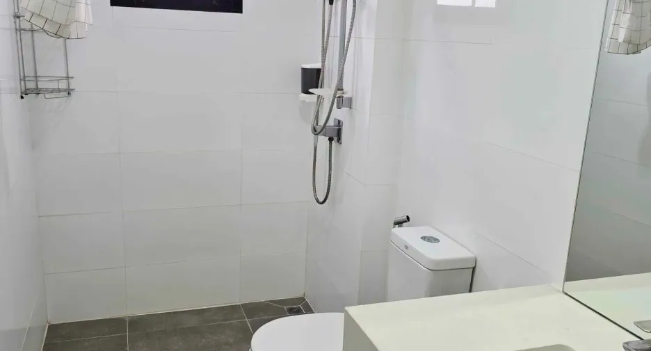 Casa en alquiler de 5 habitaciones en Prawet, Bangkok