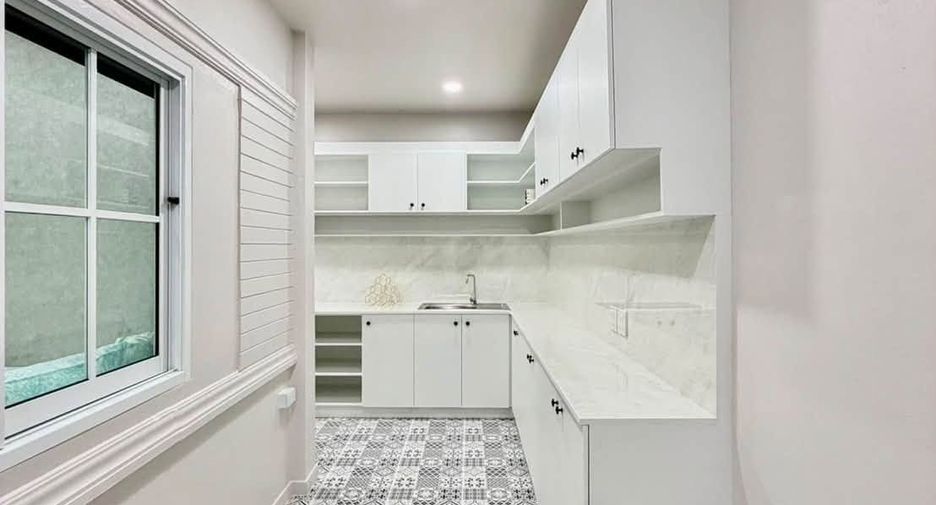Casa en venta de 3 habitaciones en Bang Lamung, Chonburi