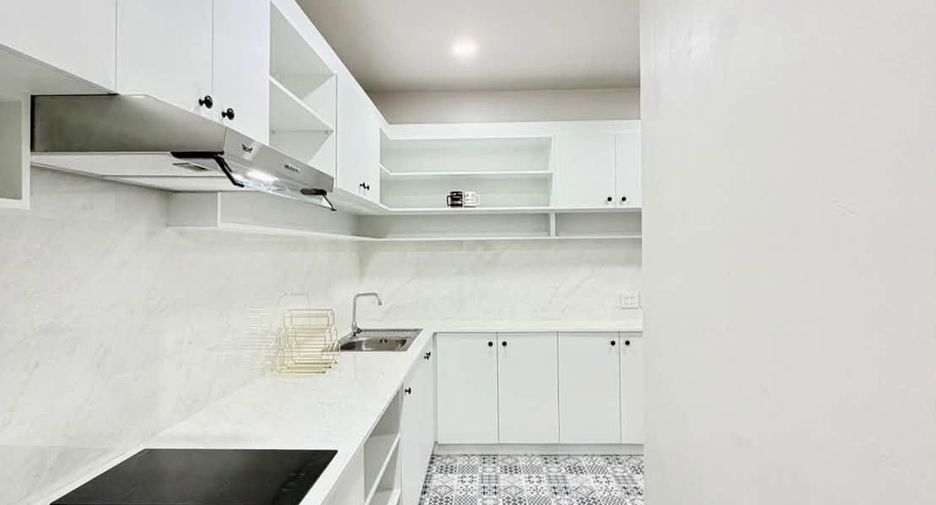 Casa en venta de 3 habitaciones en Bang Lamung, Chonburi