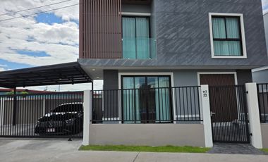 Casa en venta de 2 habitaciones en Si Racha, Chonburi