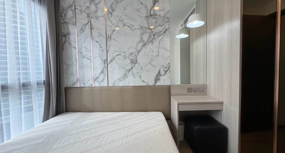 For rent 2 bedrooms condo in Bang Rak, Bangkok