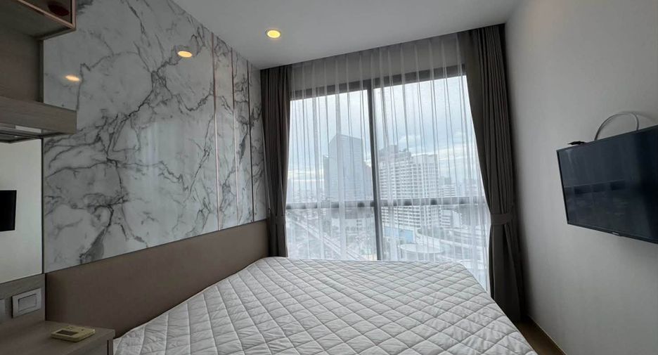 For rent 2 bedrooms condo in Bang Rak, Bangkok