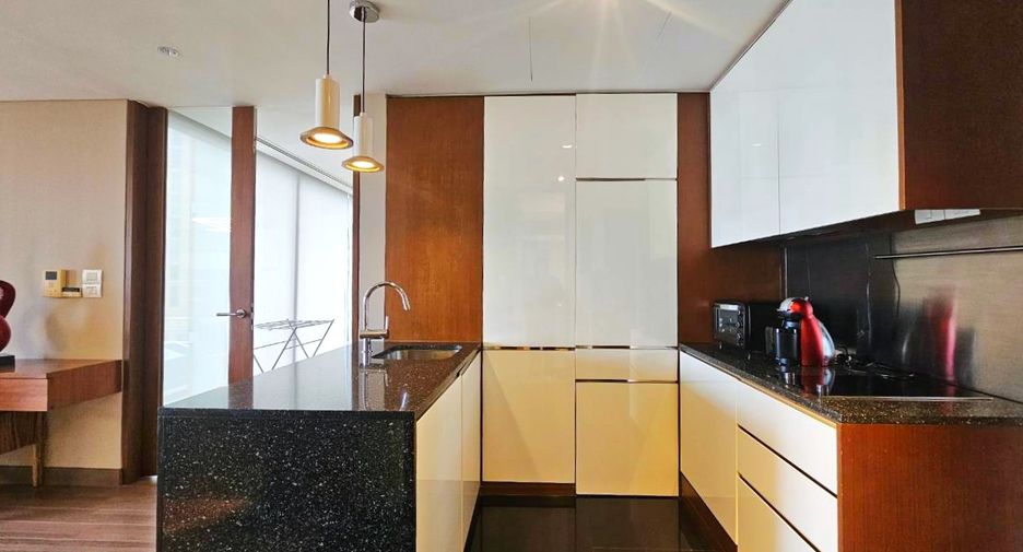For rent 1 bed condo in Pathum Wan, Bangkok