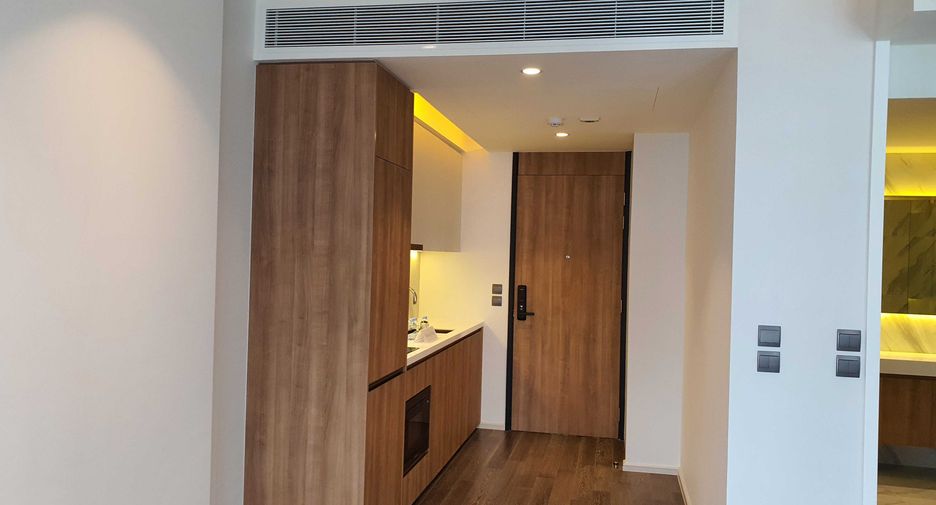 À louer et à vendre 1 chambre condo à Khlong Toei, Bangkok