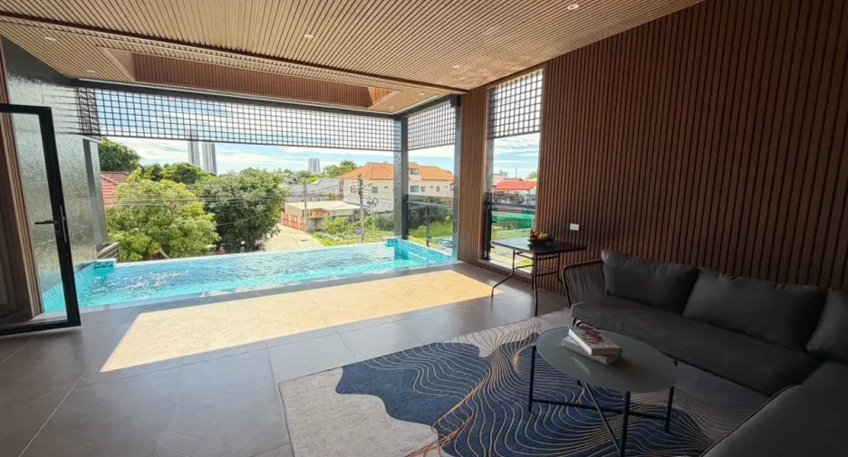 For rent and for sale 5 bedrooms house in Na Jomtien, Pattaya