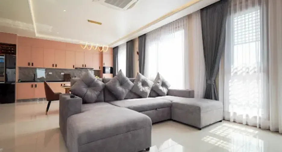 For rent and for sale 5 bedrooms house in Na Jomtien, Pattaya