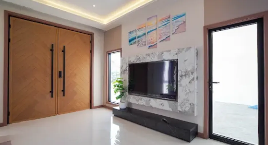 For rent and for sale 5 bedrooms house in Na Jomtien, Pattaya
