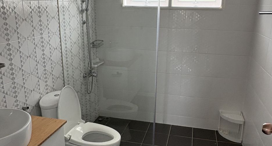 For sale and for rent 4 bedrooms house in Thalang, Phuket