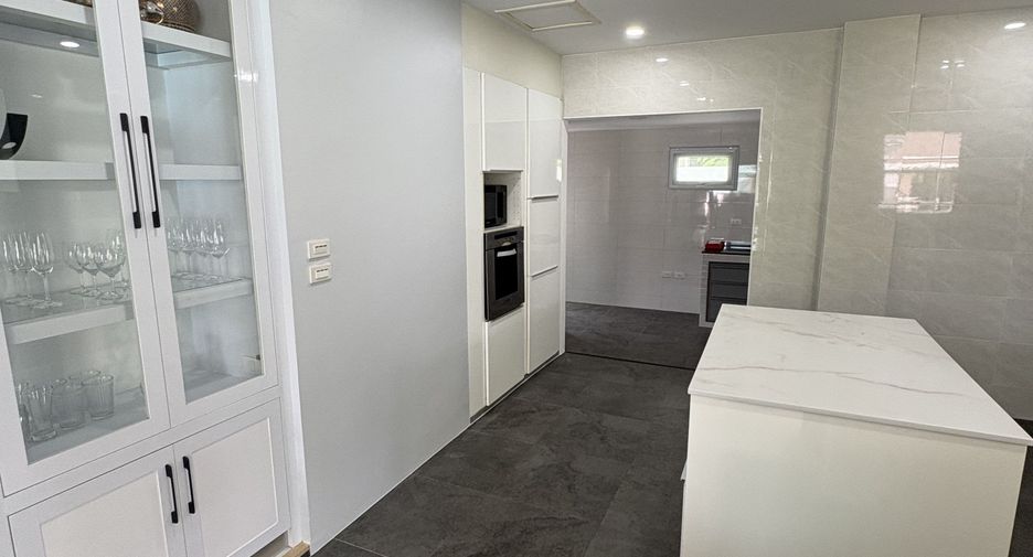 For sale and for rent 4 bedrooms house in Thalang, Phuket