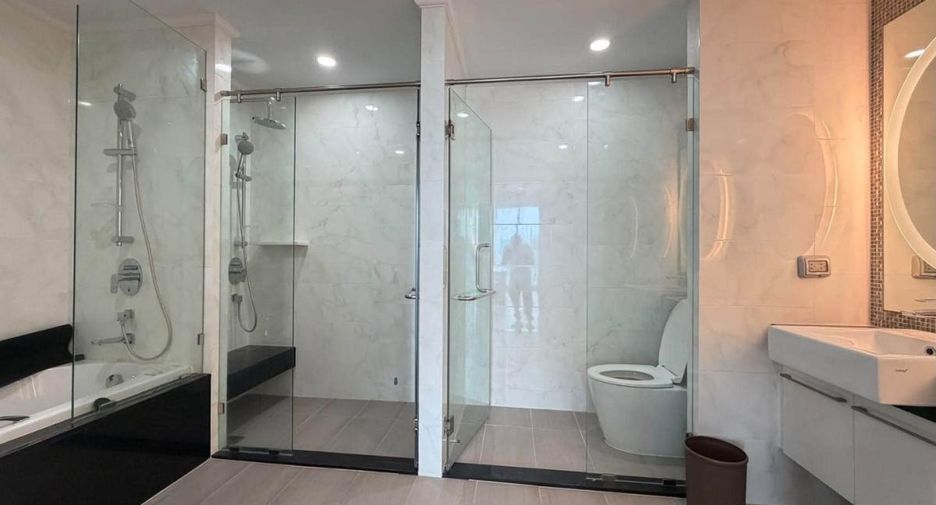 Wohnung zum Kauf mit 4 Zimmer in Watthana, Bangkok