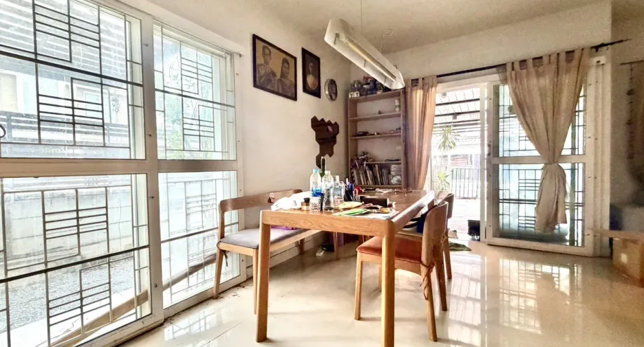 For sale 3 bedrooms townhouse in Mueang Pathum Thani, Pathum Thani