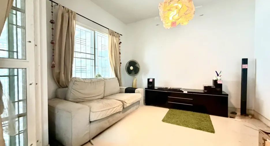 For sale 3 bedrooms townhouse in Mueang Pathum Thani, Pathum Thani