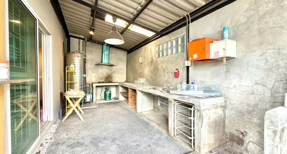 For sale 3 bedrooms townhouse in Mueang Pathum Thani, Pathum Thani